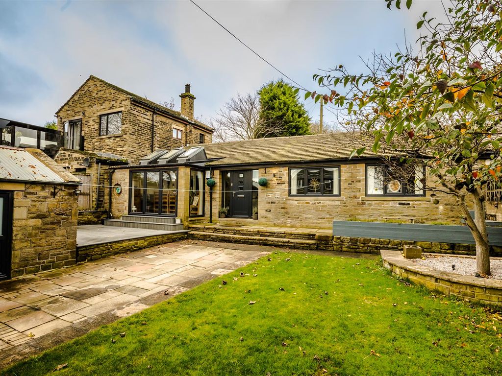 3 bed semidetached bungalow for sale in Long Lane, Queensbury