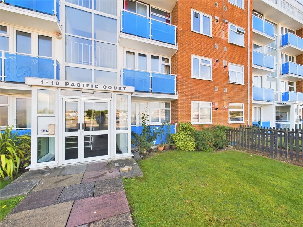 3 bed flat for sale in Riverside, ShorehamBySea BN43, £375,000 Zoopla