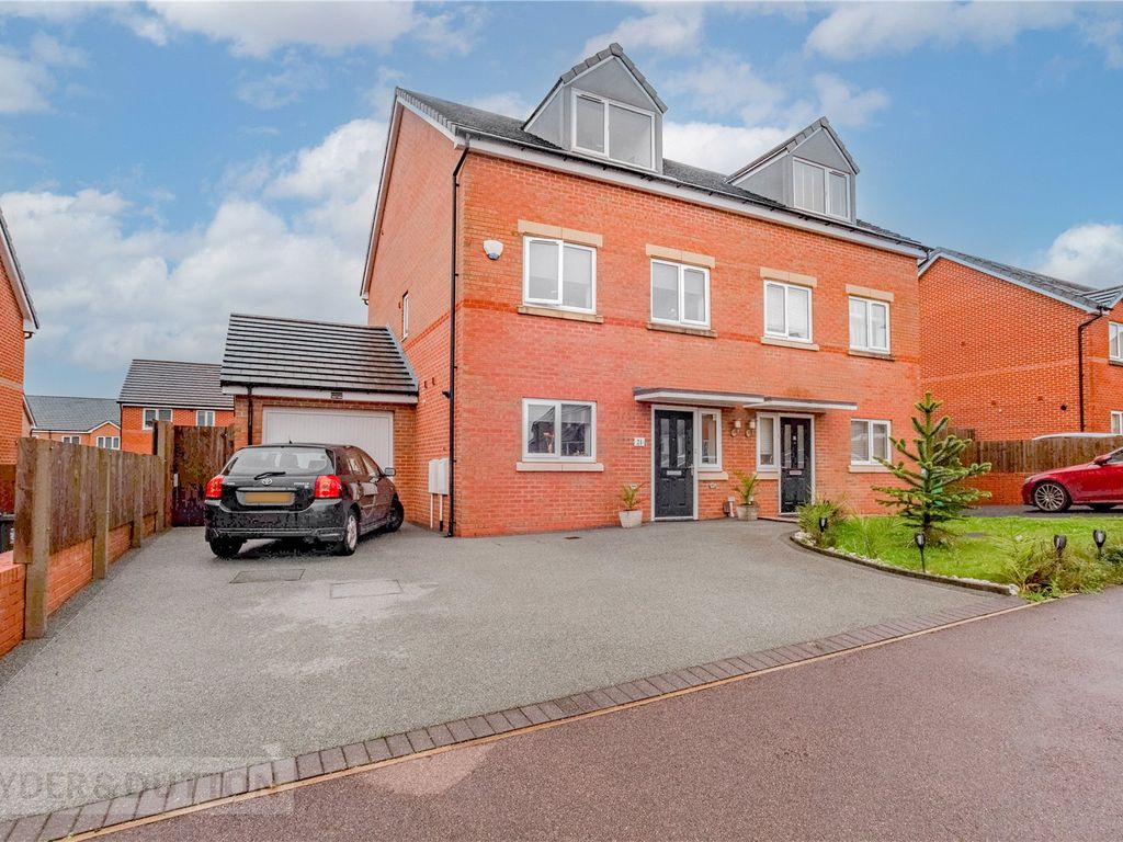 4 bed semidetached house for sale in Briscoe Walk, Middleton