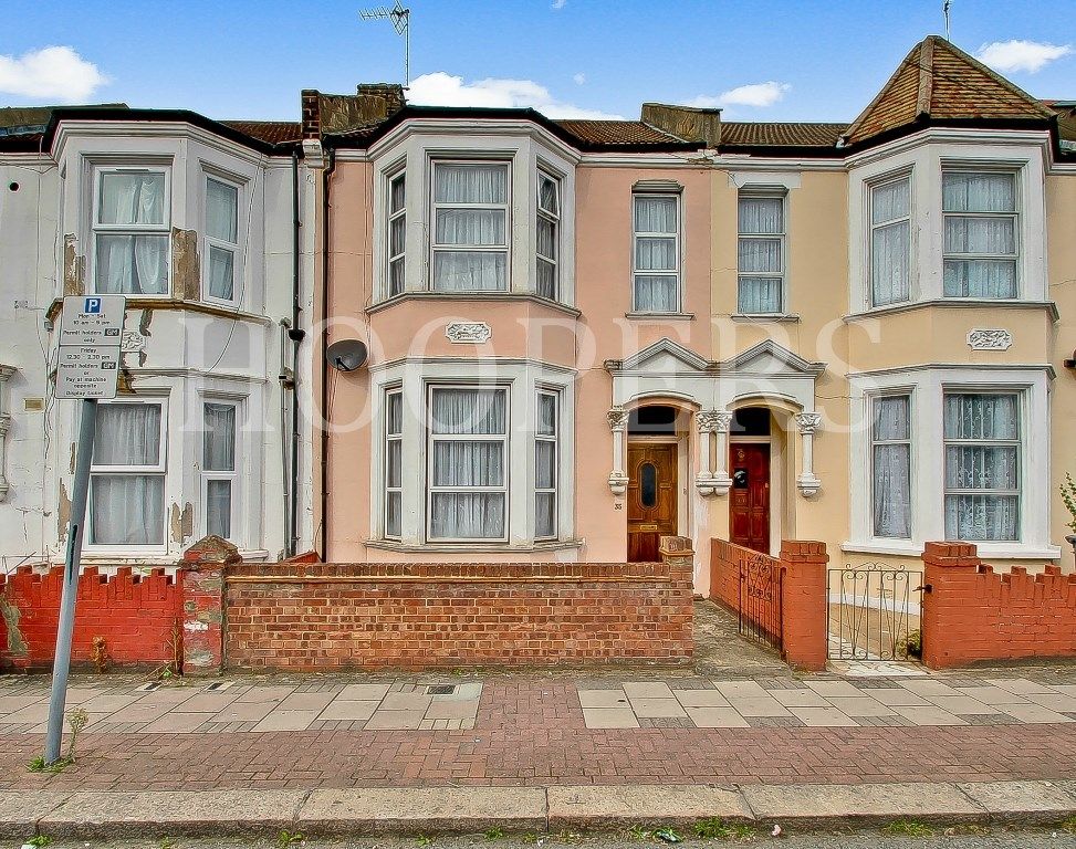 3 bed terraced house for sale in Oaklands Road, London NW2 Zoopla