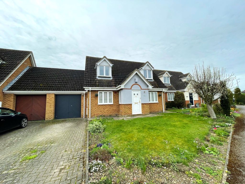 3 bed detached house to rent in Old Station Court, Blunham, Bedford