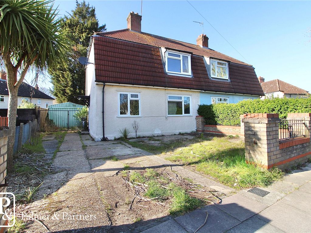 3 bed semidetached house for sale in Franklin Road, Ipswich, Suffolk
