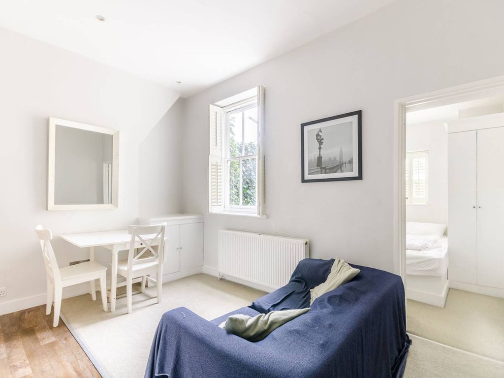 1 bed flat to rent in Clapham Common South Side, Clapham Common South