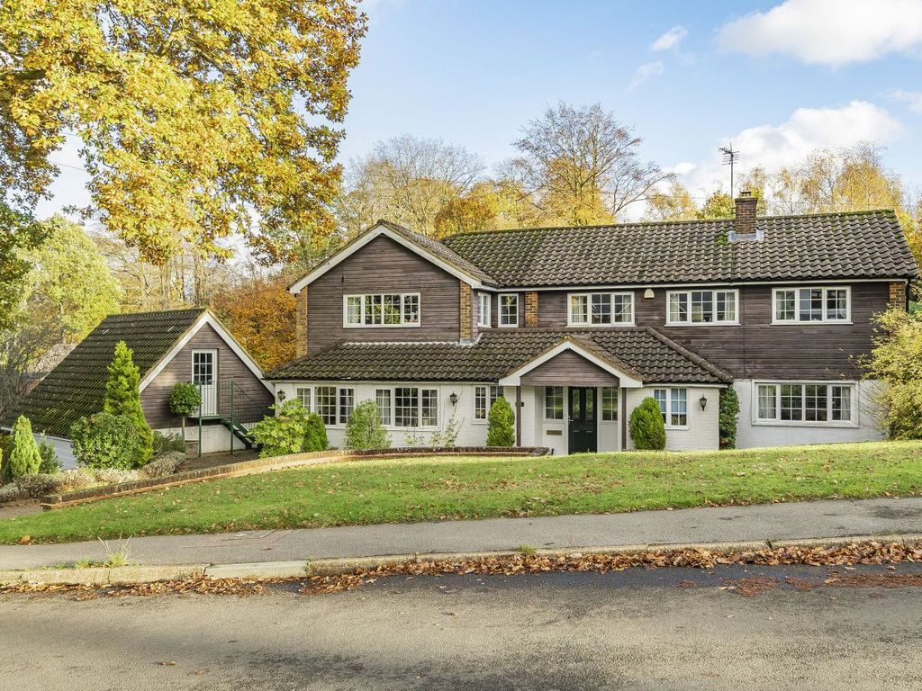 5 bed detached house for sale in Brattle Wood, Sevenoaks TN13, £