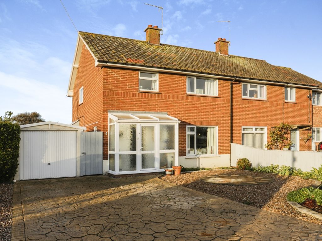 3 bed semidetached house for sale in Thorn Way, Felixstowe, Suffolk