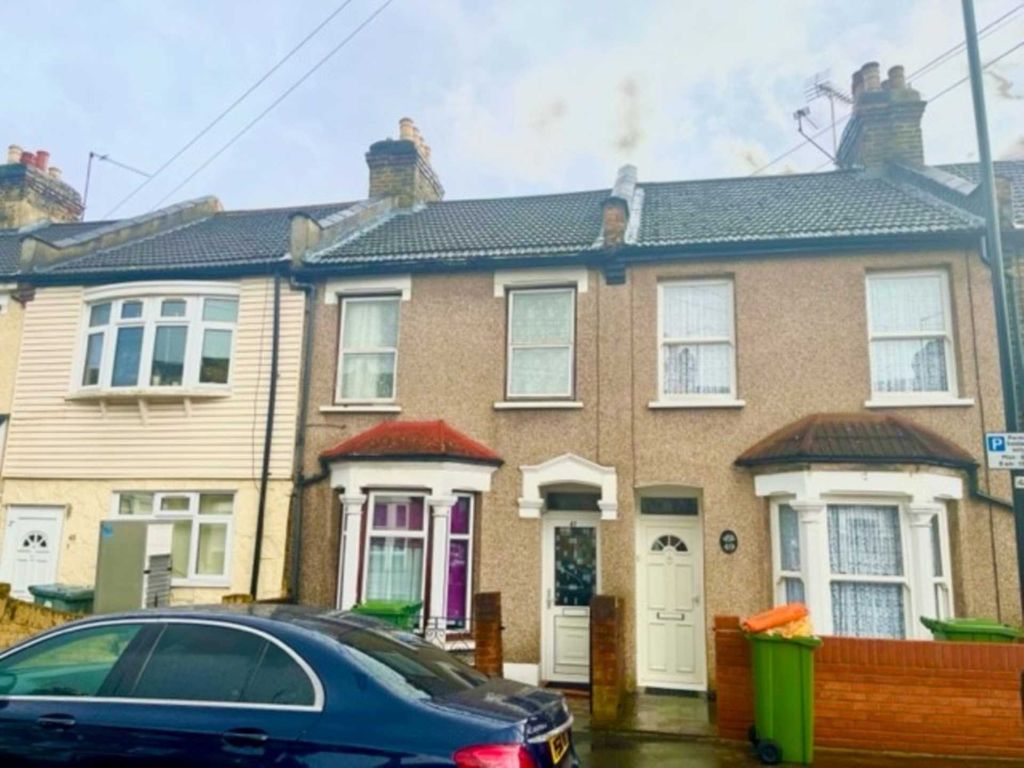 2 bed terraced house for sale in Selby Road, Newham E13, £380,000 Zoopla