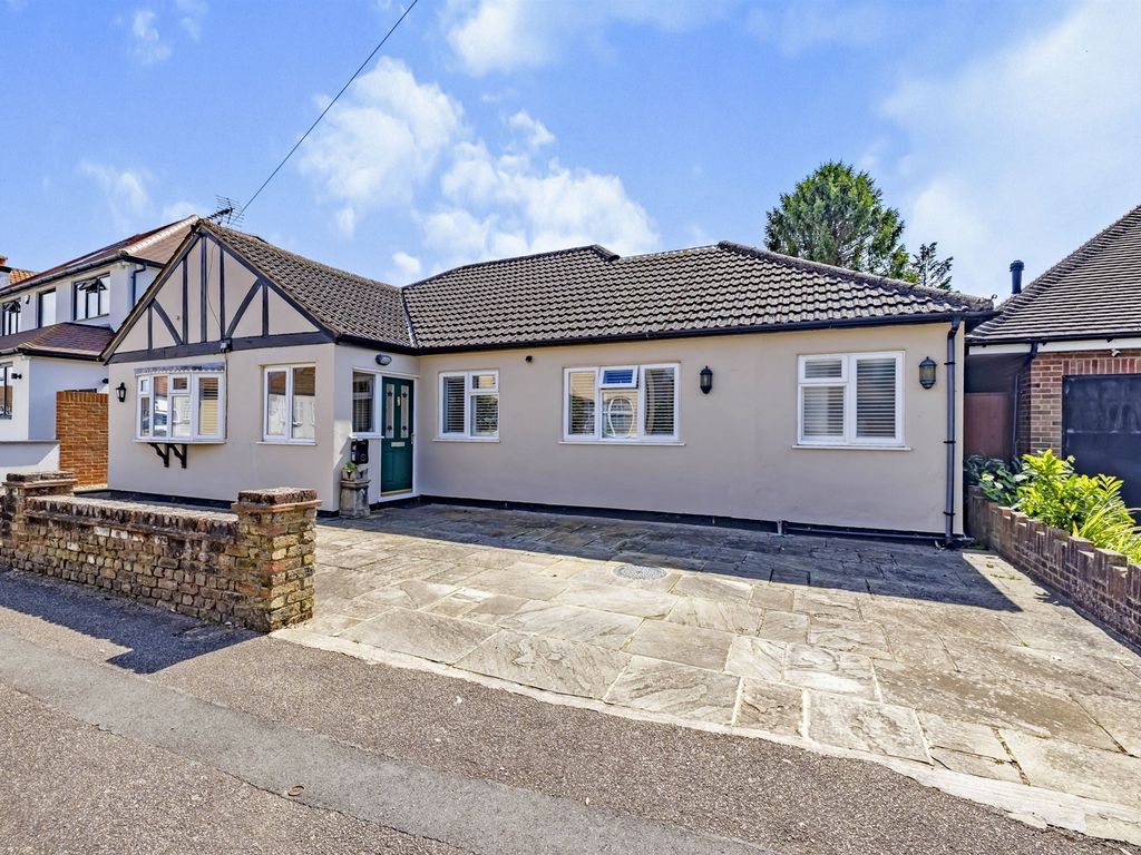 Elm Avenue, Watford WD19  