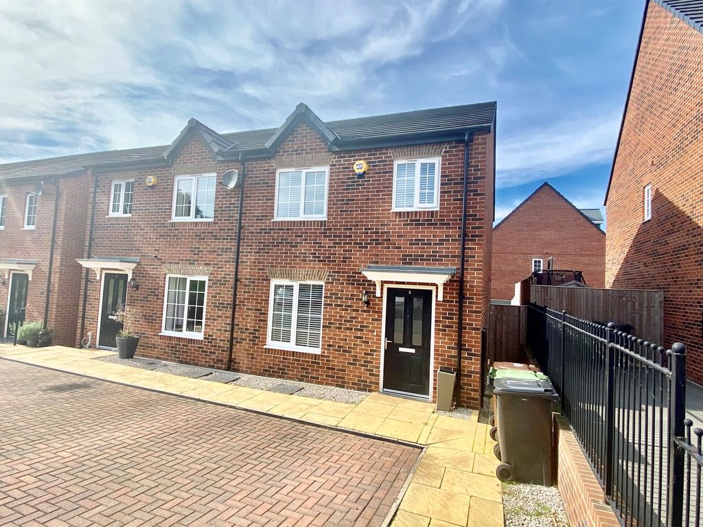 3 bed semidetached house for sale in Moseley Beck Avenue, Leeds LS16