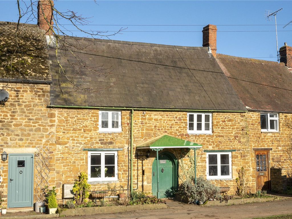 4 bed terraced house for sale in Culworth Road, Chipping Warden