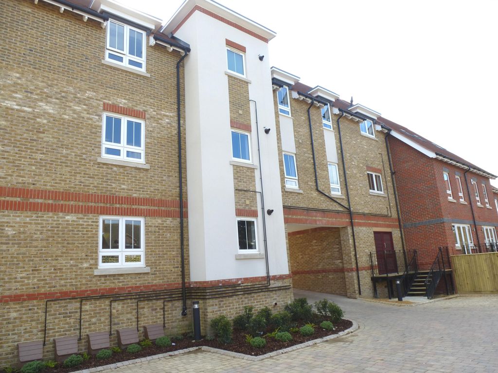 2 bed flat to rent in The Drive, Ray Street, Maidenhead SL6 Zoopla