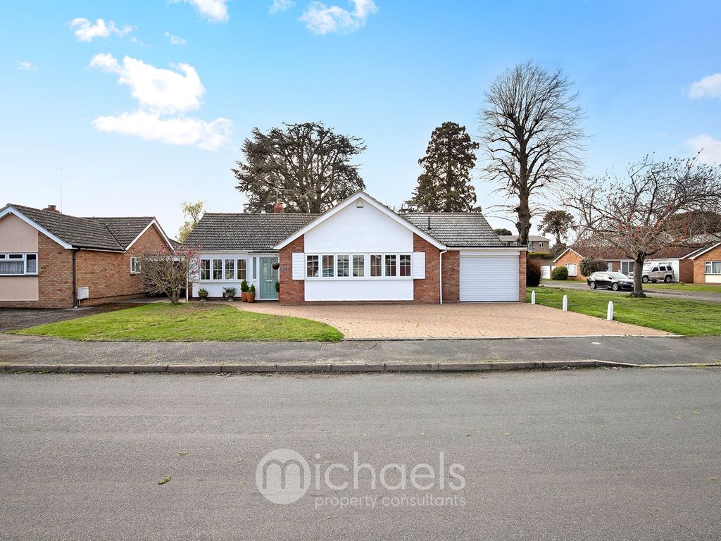 3 bed detached bungalow for sale in Cherrywood Drive, Prettygate