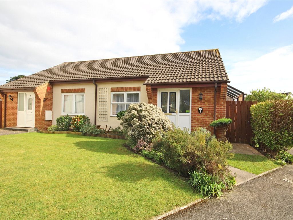2 bed bungalow for sale in Ellingham Road, New Milton, Hampshire BH25
