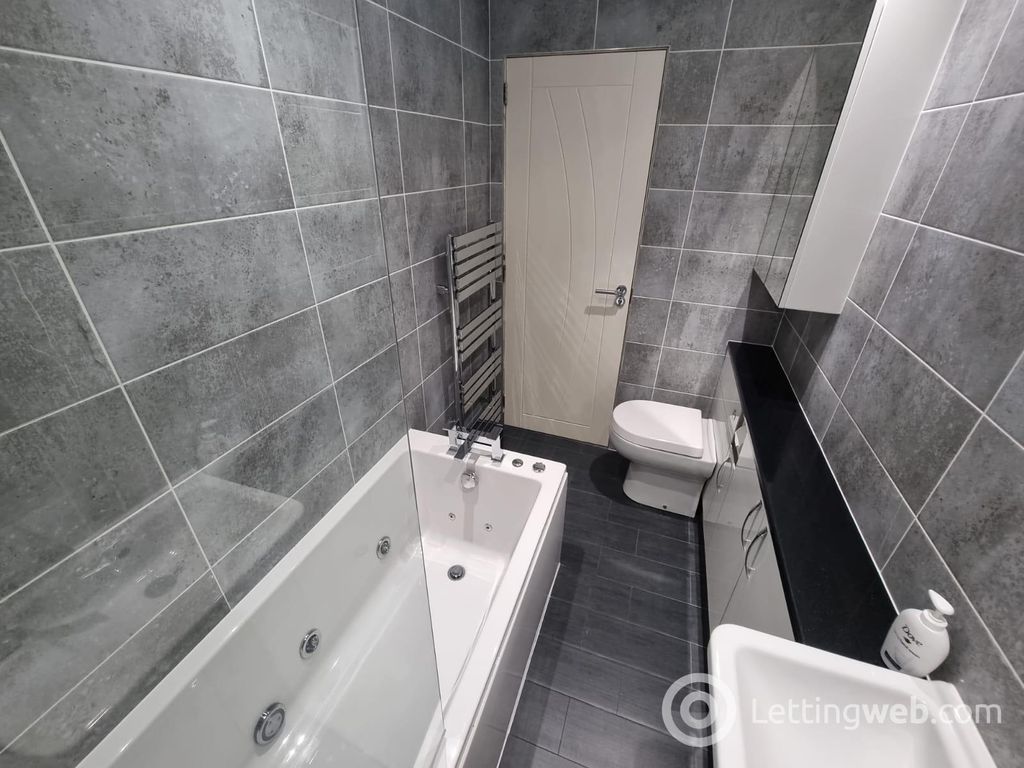 2 bed flat to rent in 70 Ashvale Place, Aberdeen AB10, £750 pcm Zoopla