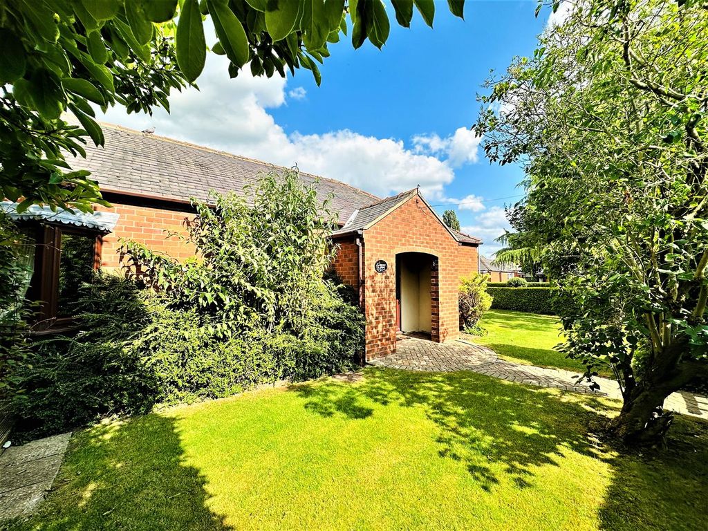 2 bed detached bungalow for sale in Chestnut Avenue, Airmyn, Goole DN14