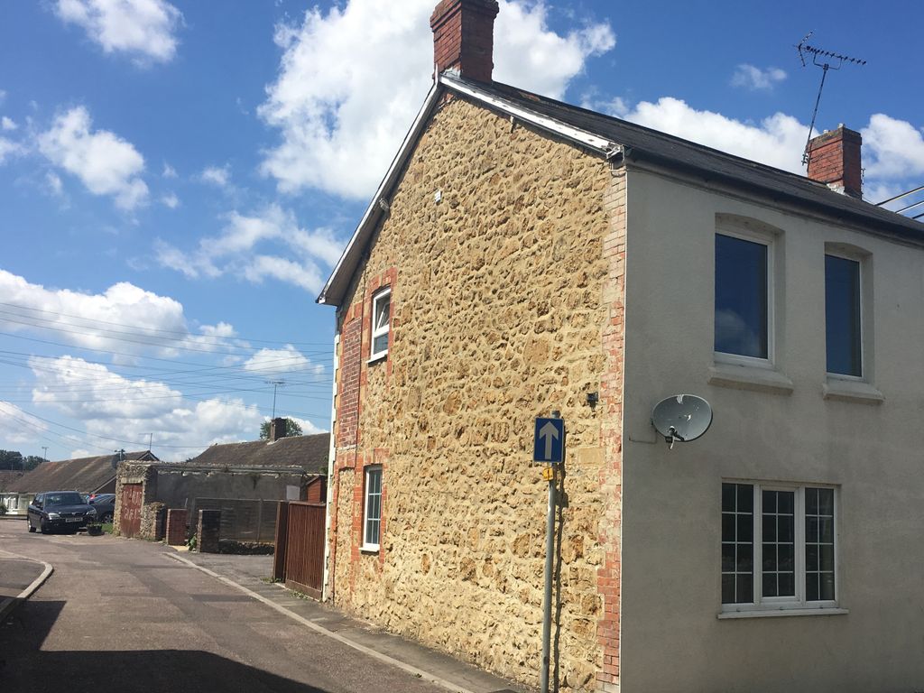 2 bed semidetached house to rent in Ditton Street, Ilminster TA19, £