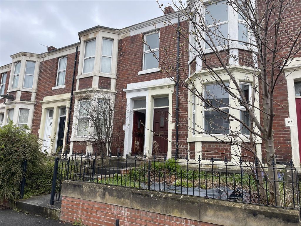 3 bed flat to rent in Saltwell Place, Gateshead NE8 Zoopla