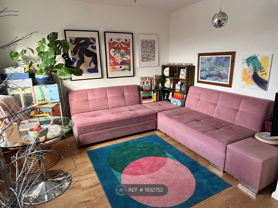 Room to rent in Peregrine Road, SunburyOnThames TW16, £850 pcm Zoopla