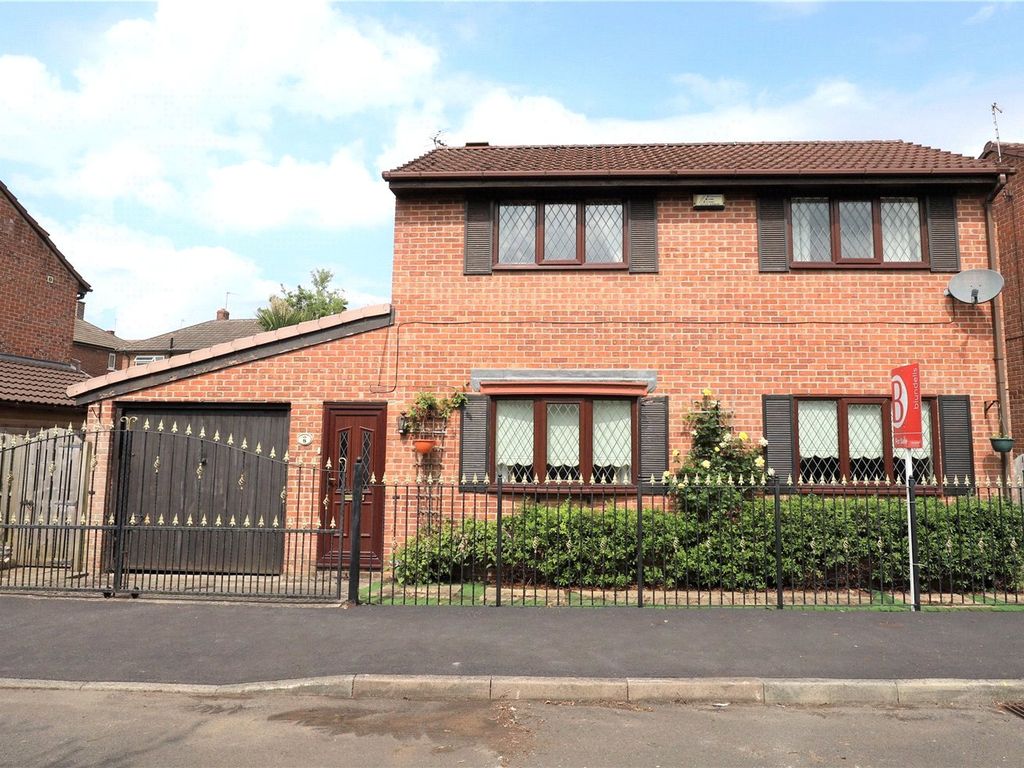 3 bed detached house for sale in Bramley Park Close, Sheffield, South