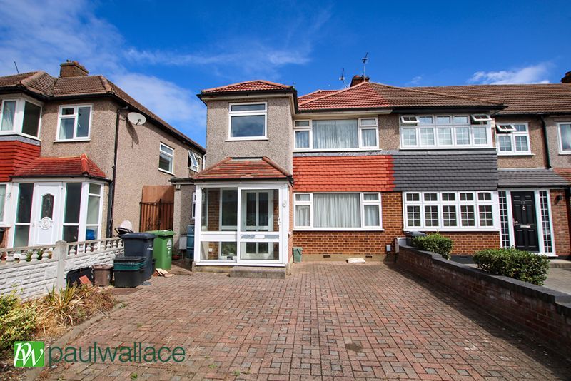 3 bed semidetached house to rent in Mill Lane, Cheshunt, Waltham Cross