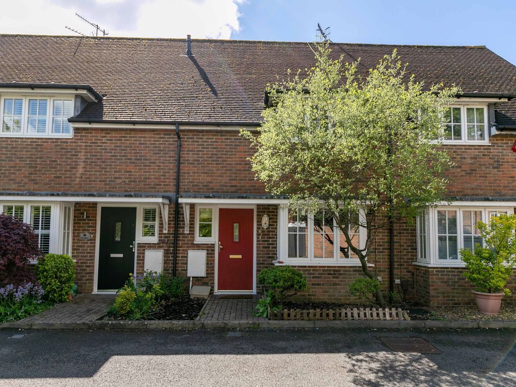 2 bed terraced house for sale in Winter Gardens, Crawley RH11 Zoopla
