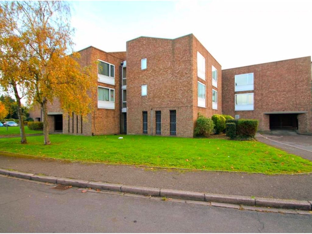 Studio for sale in Whitley Close, StainesUponThames TW19, £146,000