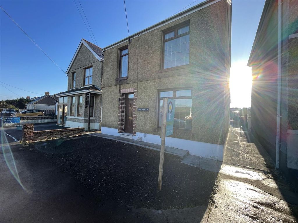 3 bed detached house for sale in Cross Hands Road, Gorslas, Llanelli
