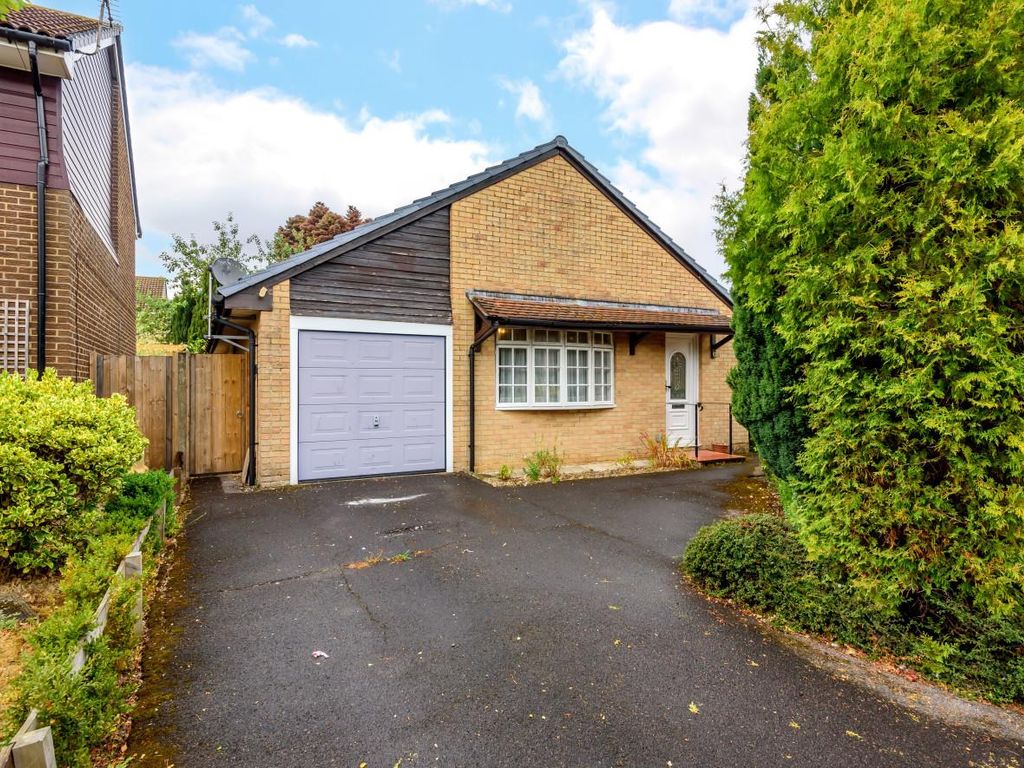 3 bed detached bungalow for sale in Drummond Way, North Millers Dale