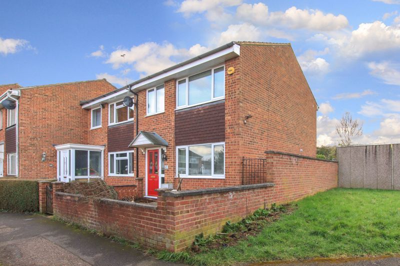 3 bed end terrace house for sale in Bronte Crescent, Hemel Hempstead