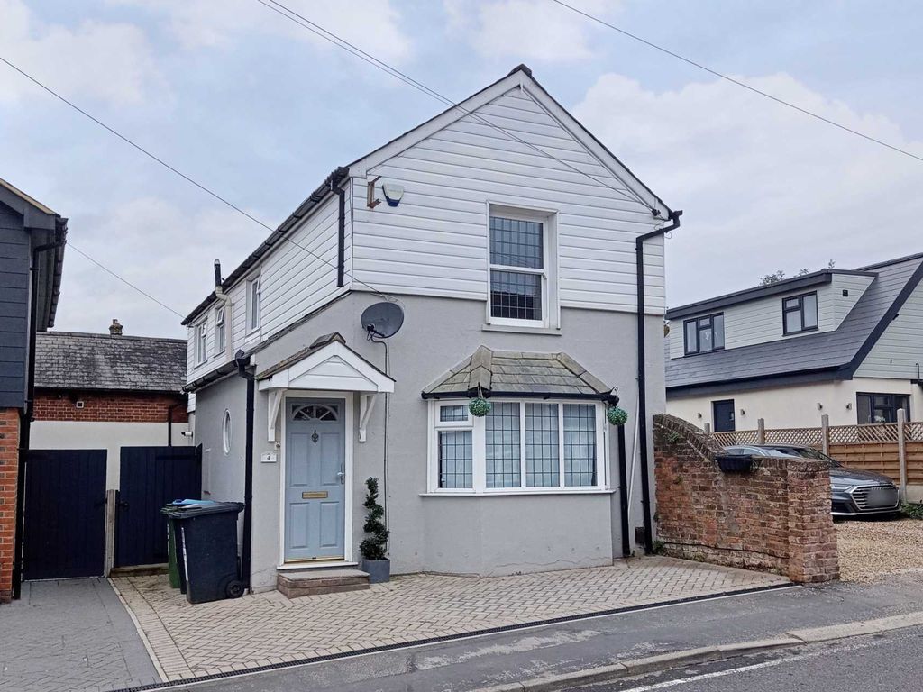 2 bed property for sale in Cowper Road, Hemel Hempstead HP1, £475,000