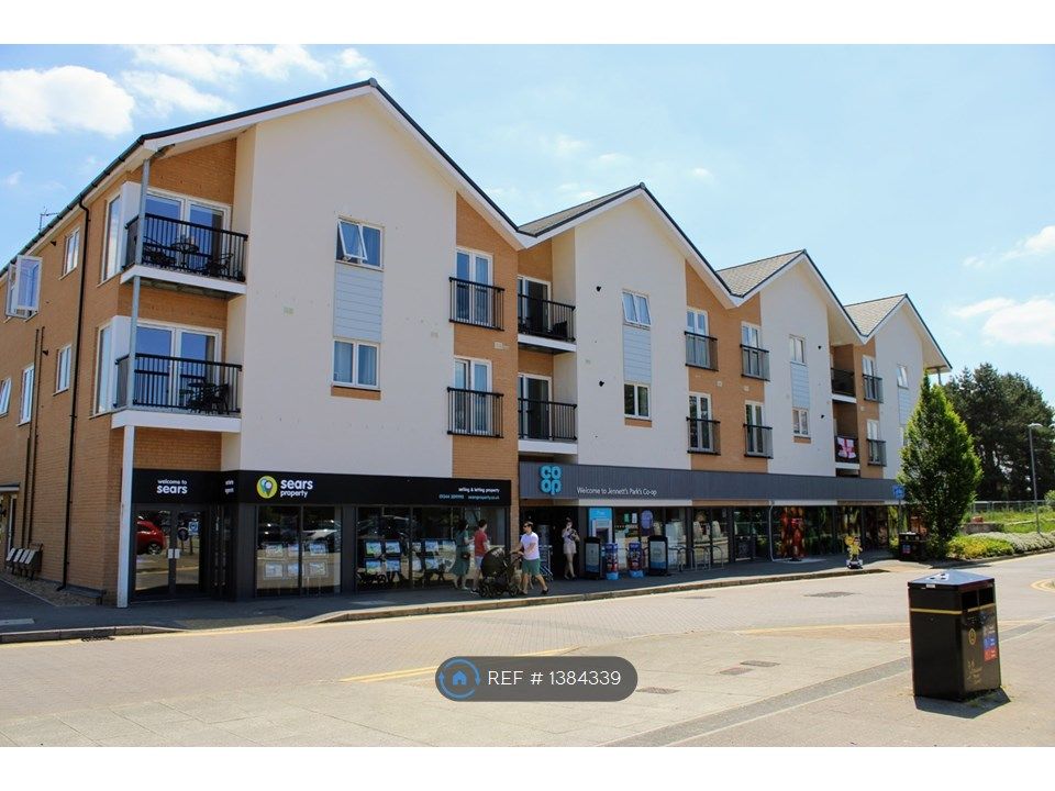 2 bed flat to rent in Falcon Way, Bracknell RG12 Zoopla