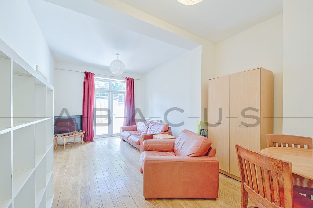 3 bed flat to rent in Gladstone Park Gardens, Dollis Hill NW2 Zoopla