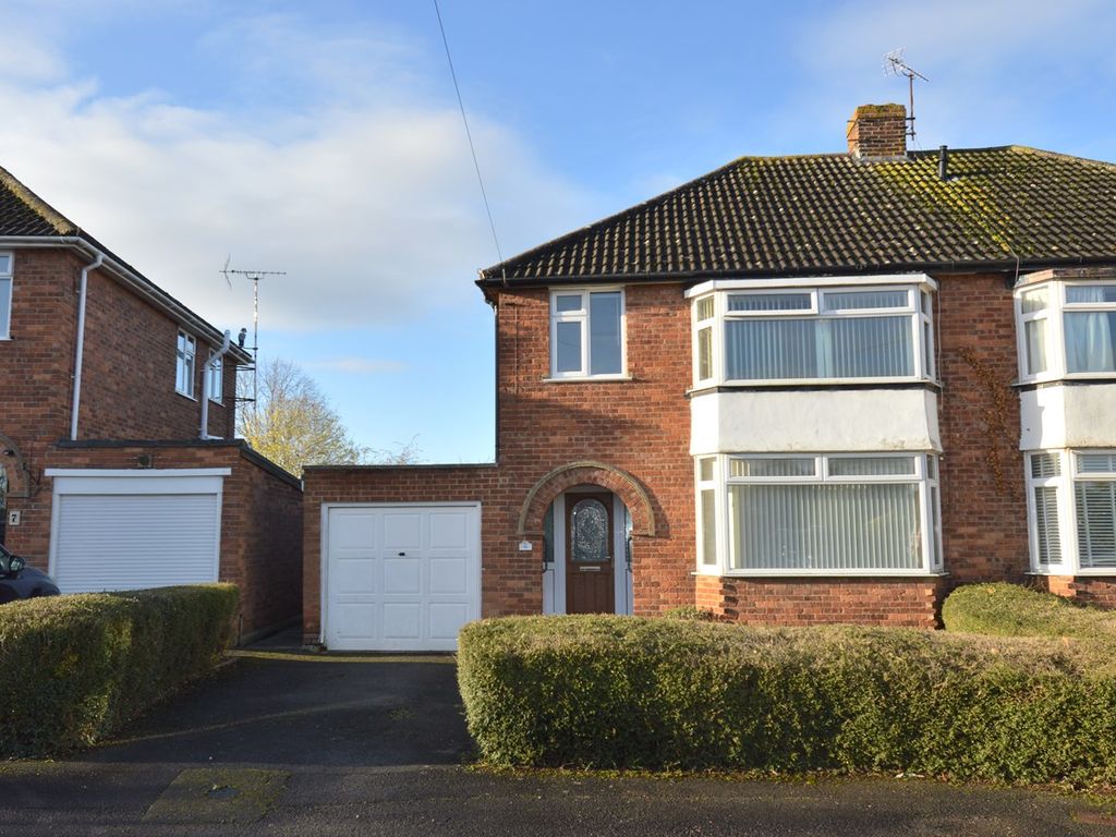 3 bed semidetached house for sale in Friars Close, Warden Hill