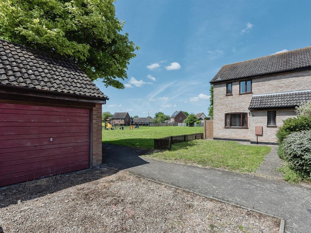 3 bed semidetached house for sale in Pursehouse Way, Diss IP22 Zoopla