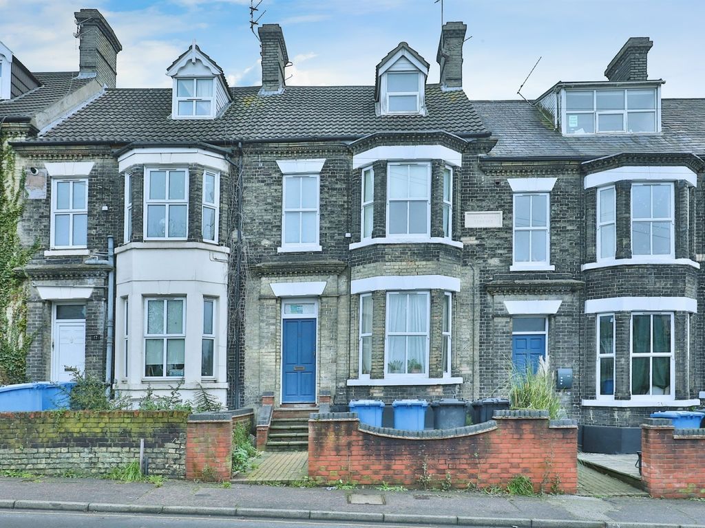 4 bed flat for sale in Great Eastern Court, Lower Clarence Road