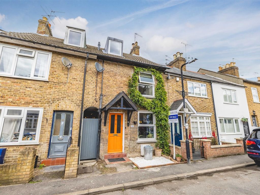 3 bed terraced house for sale in Oak Lane, Windsor SL4 Zoopla