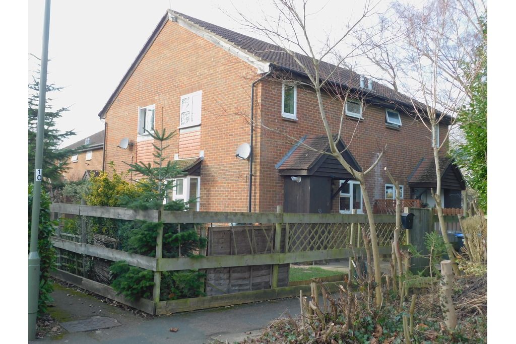 1 bed end terrace house to rent in Hawkswell Walk, Woking GU21 Zoopla