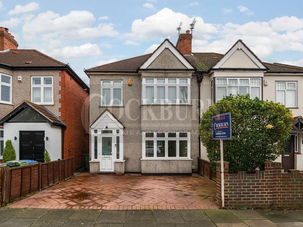 3 bed semidetached house for sale in Green Lane, New Eltham SE9, £