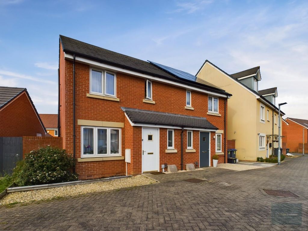 3 bed property to rent in Rodsley Walk, Trowbridge BA14, £1,250 pcm