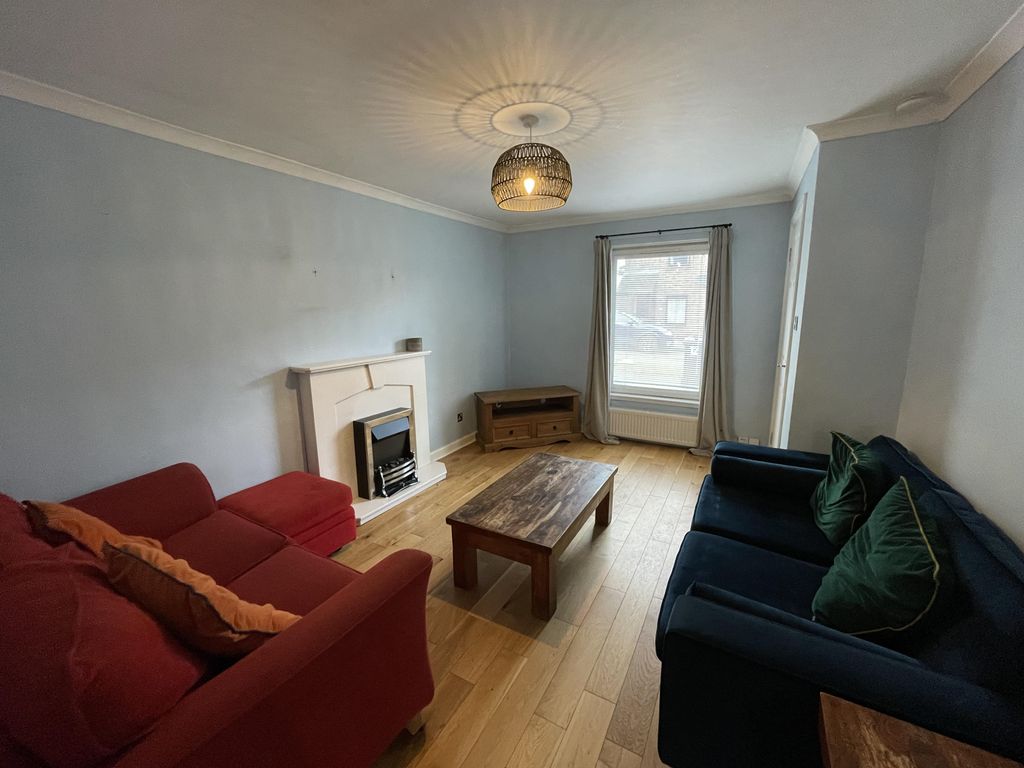 3 bed terraced house to rent in Lockerby Crescent, Liberton, Edinburgh EH16, £1,250 pcm Zoopla