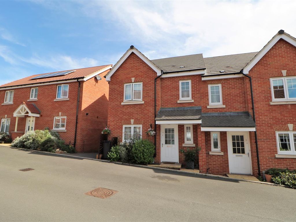 3 bed semidetached house for sale in Drovers Way, Newent GL18 Zoopla