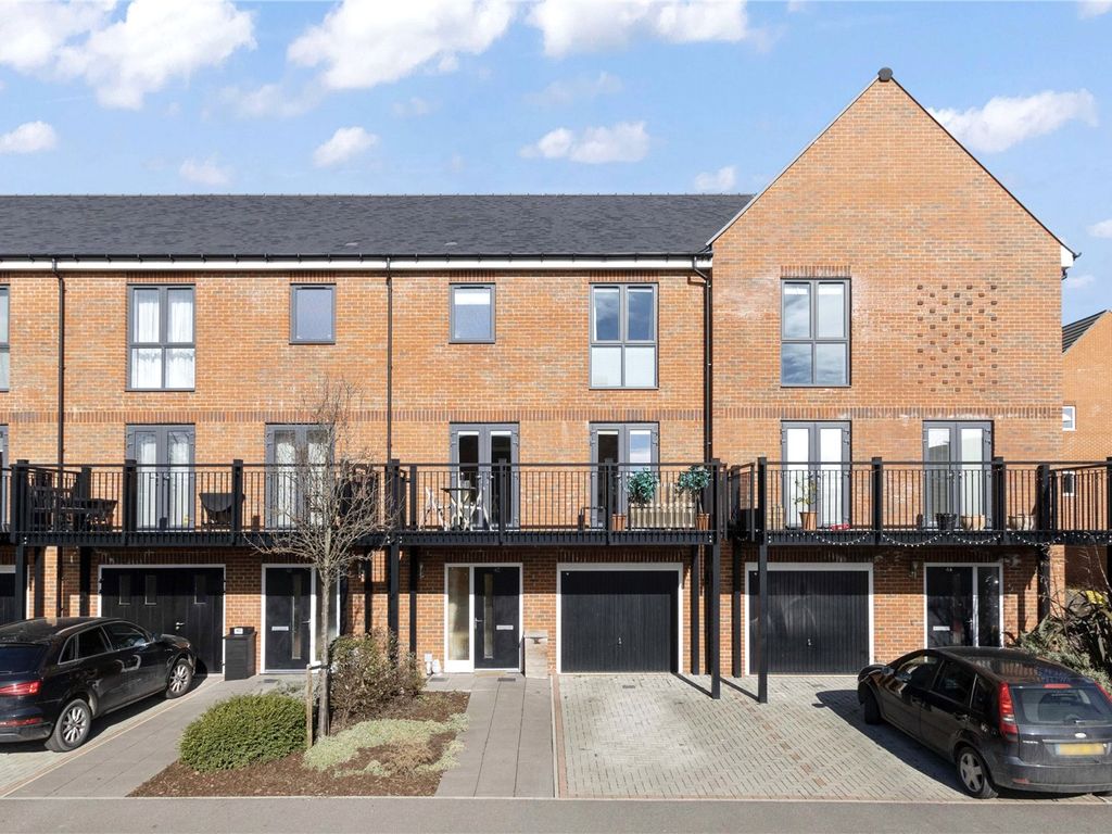 3 bed terraced house for sale in North Mead, Summersdale, Chichester