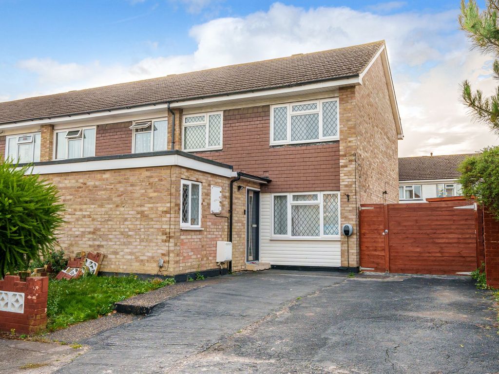 3 bed end terrace house for sale in Melton Place, Epsom KT19, £550,000