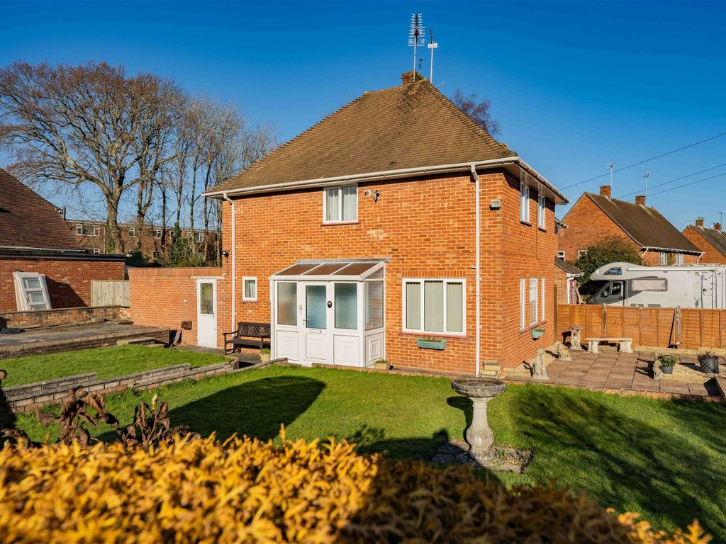 3 bed semidetached house for sale in Langdown Road, Hythe, Southampton