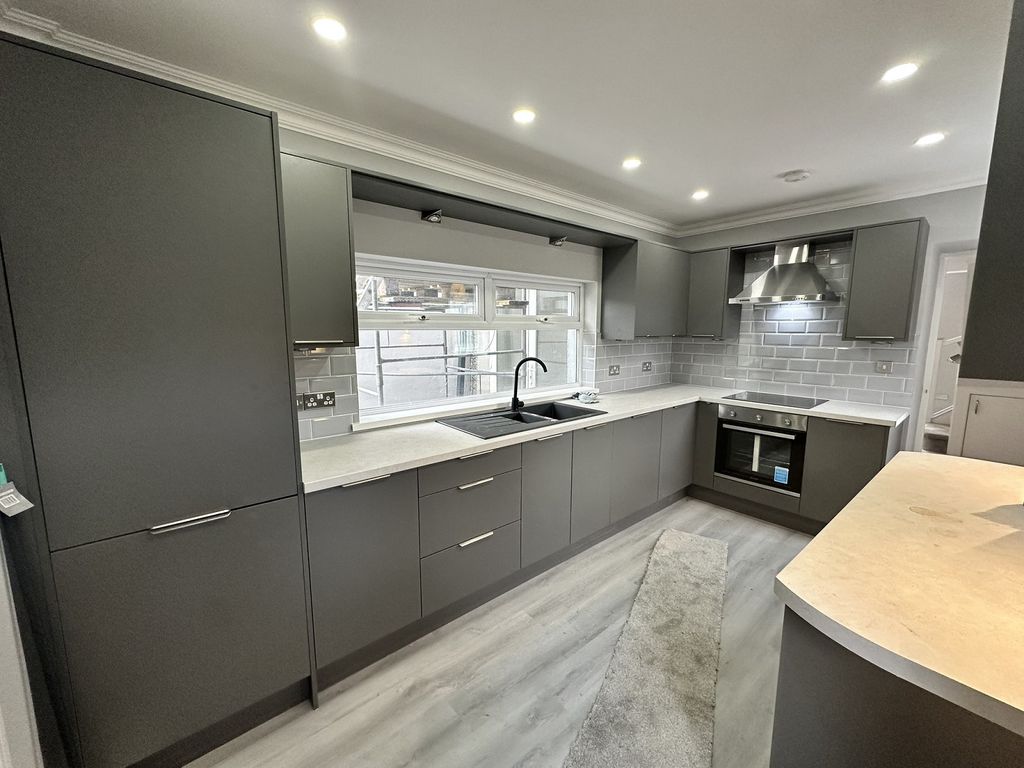 4 bed end terrace house for sale in Senghenydd Street, Treorchy