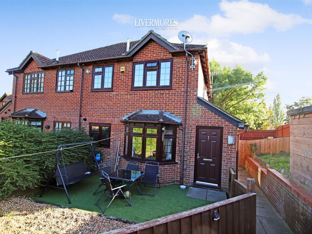 1 bed semidetached house for sale in Blackmans Close, Dartford DA1