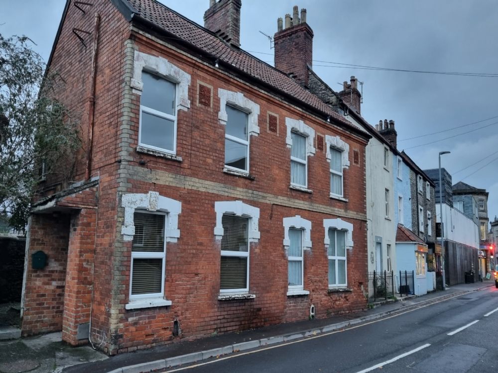 3 bed semidetached house to rent in Commercial Road, Shepton Mallet