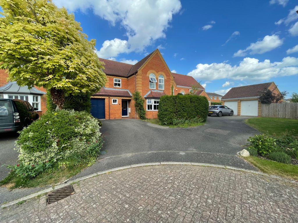 4 bed detached house to rent in Copes Close, Buckden, St. Neots PE19