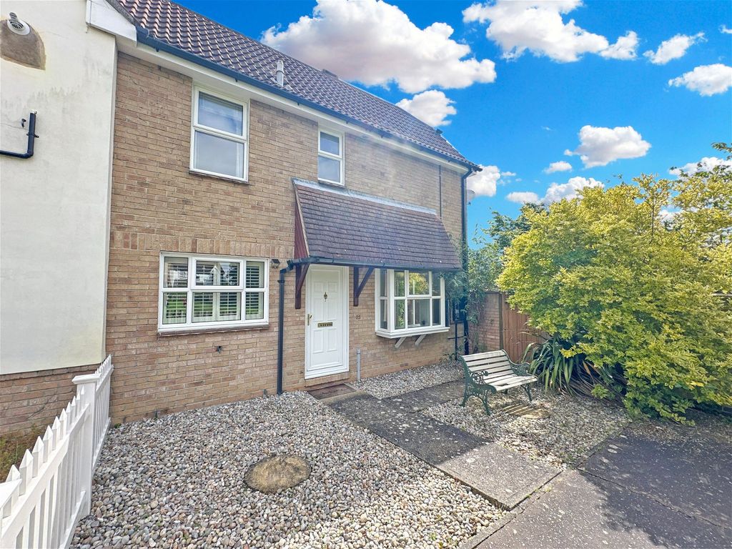 2 bed end terrace house to rent in Tighfield Walk, South Woodham