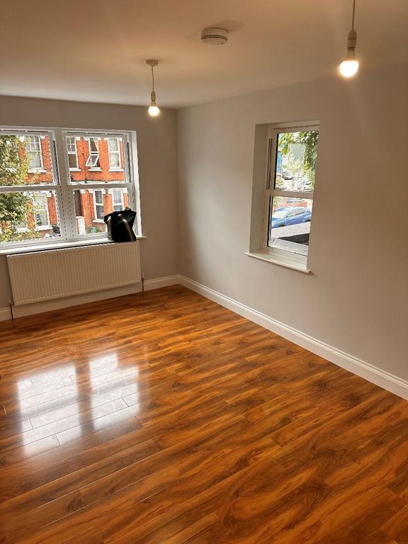 3 bed flat to rent in Church Road, London NW10, £2,450 pcm Zoopla