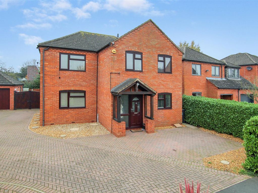4 bed detached house for sale in Chapmans Croft, CotonInTheElms